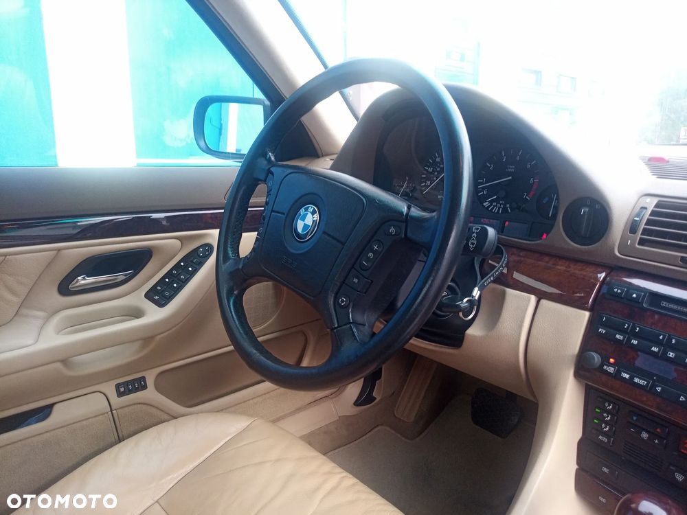BMW Seria 7 740i - 20