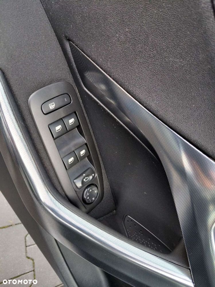 Peugeot 2008 - 10