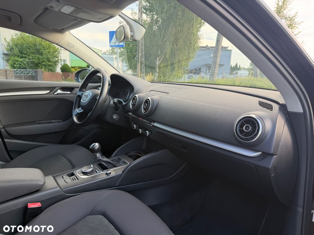 Audi A3 Sportback 1.4 TFSI Ambiente - 19