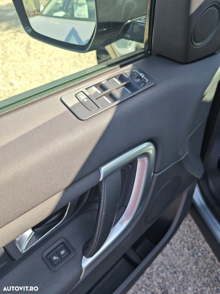 Land Rover Discovery Sport - 30