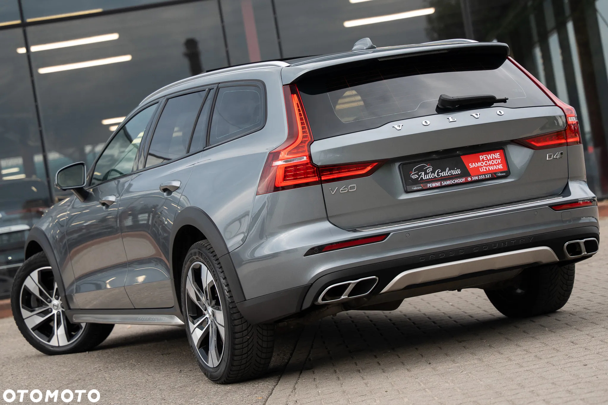 Volvo V60 Cross Country D4 AWD Geartronic Pro - 13