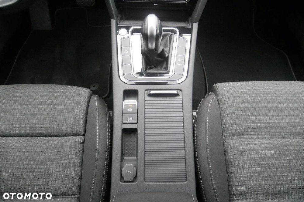 Volkswagen Passat Variant 1.5 TSI EVO Business DSG - 11
