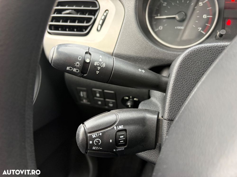 Peugeot 301 1.5 BlueHDI FAP Active - 13