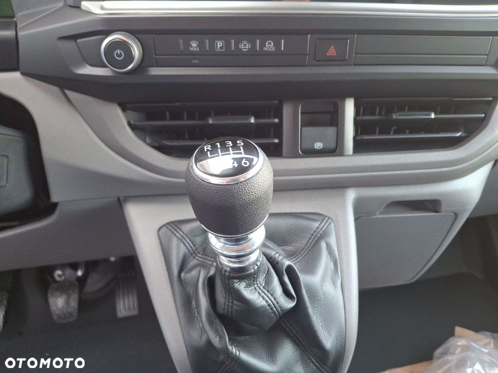Volkswagen Transporter Furgon 2.0 TDI 150 KM manual - 27