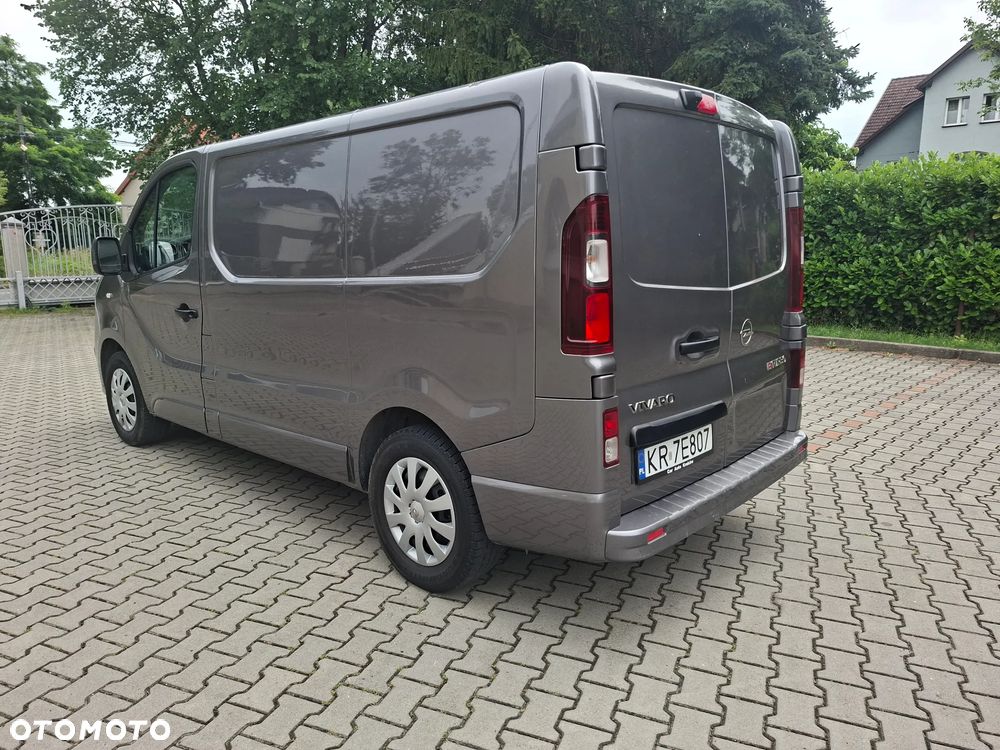 Opel Vivaro - 8
