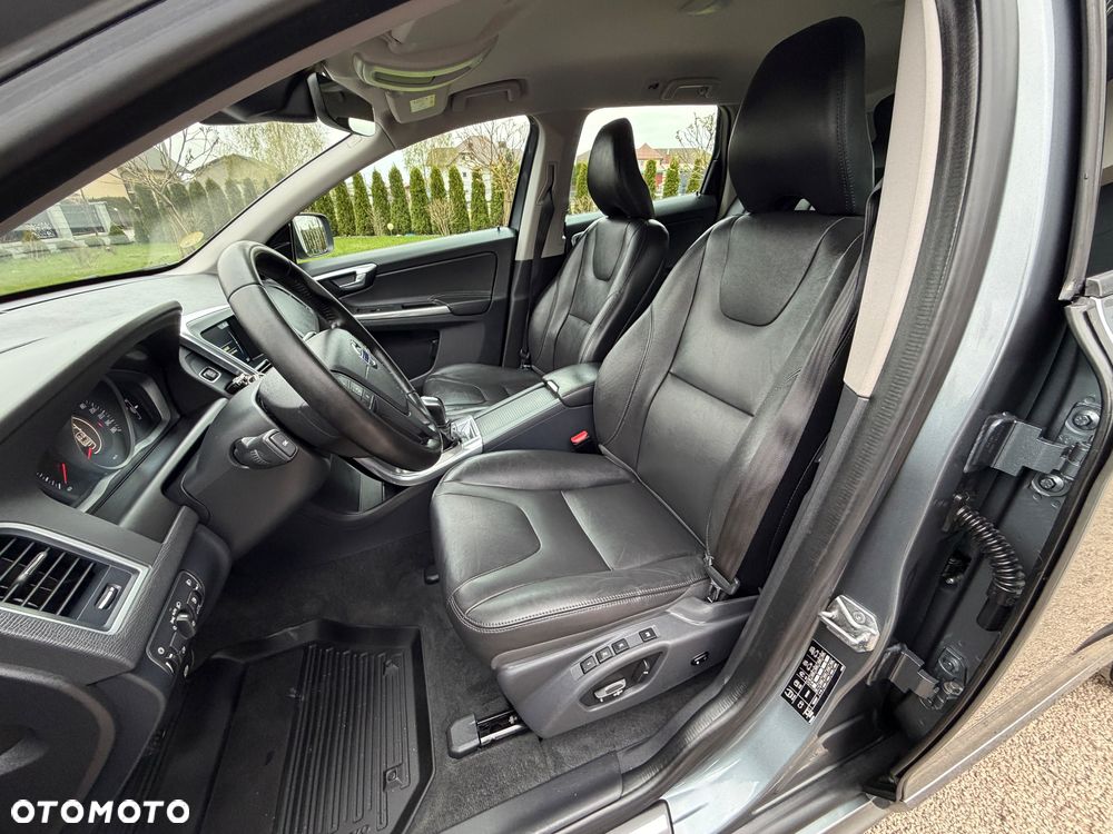 Volvo XC 60 D3 SCR Momentum - 6