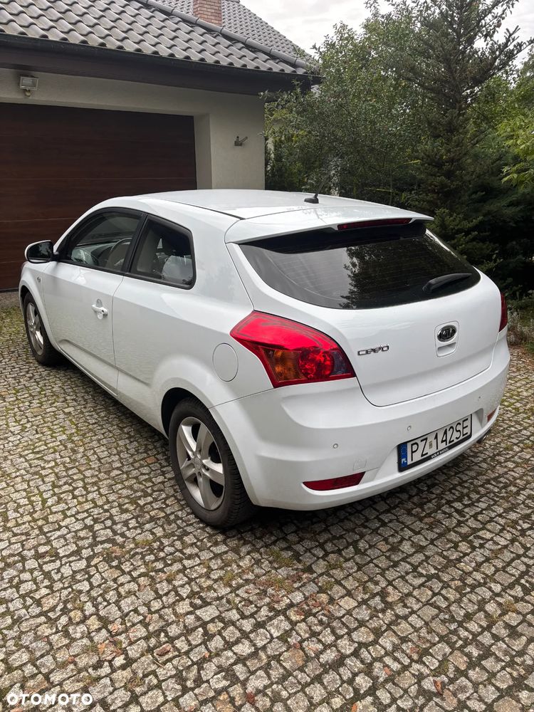 Kia Ceed 1.6 CRDi 90 Spirit - 2