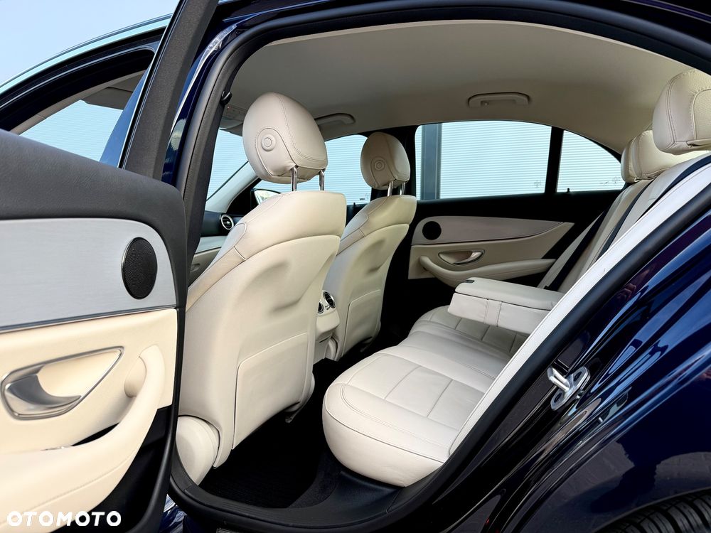 Mercedes-Benz Klasa E 300 9G-TRONIC - 26