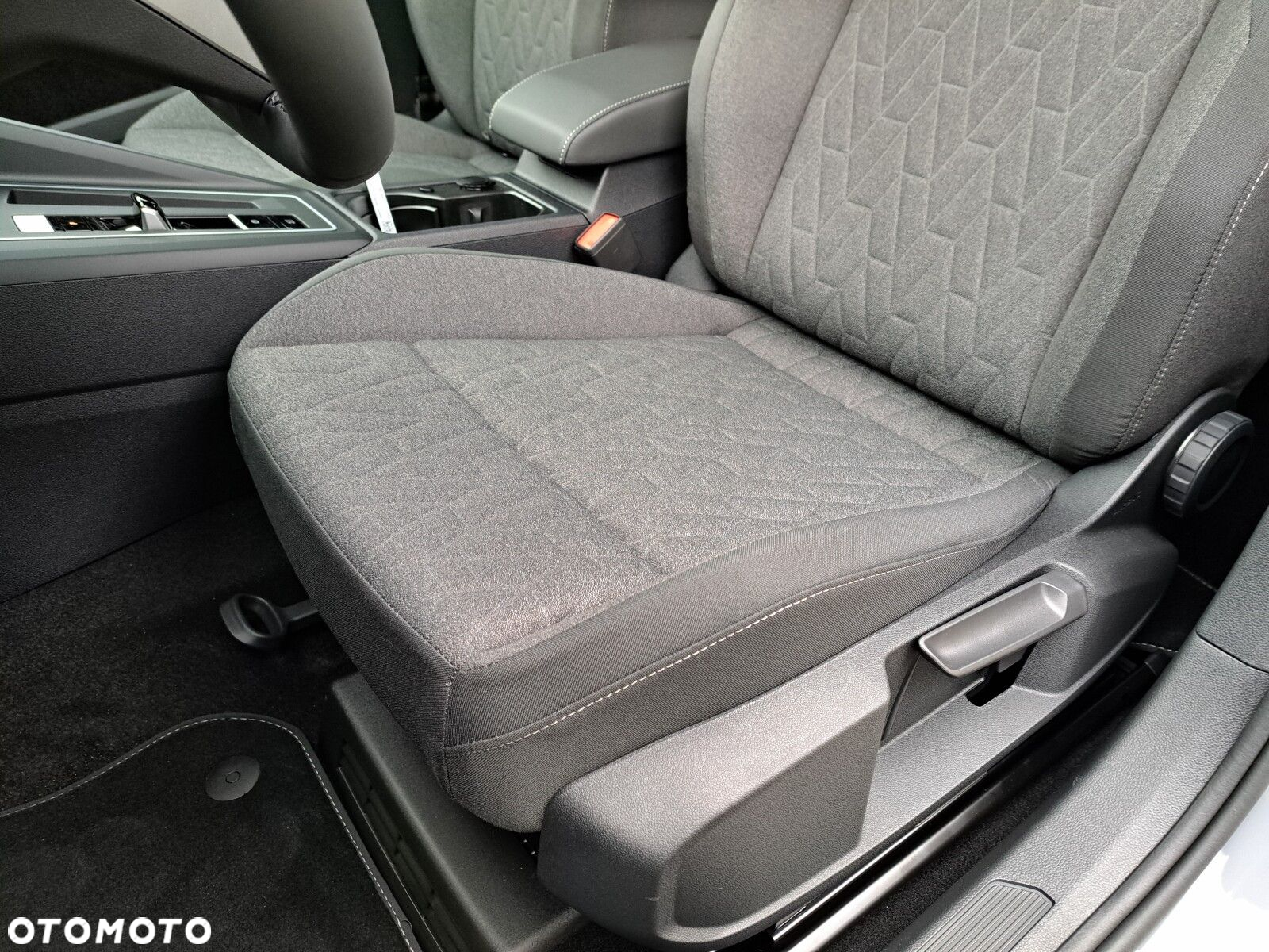 Volkswagen Golf VIII 1.5 eTSI mHEV Life Plus DSG - 19