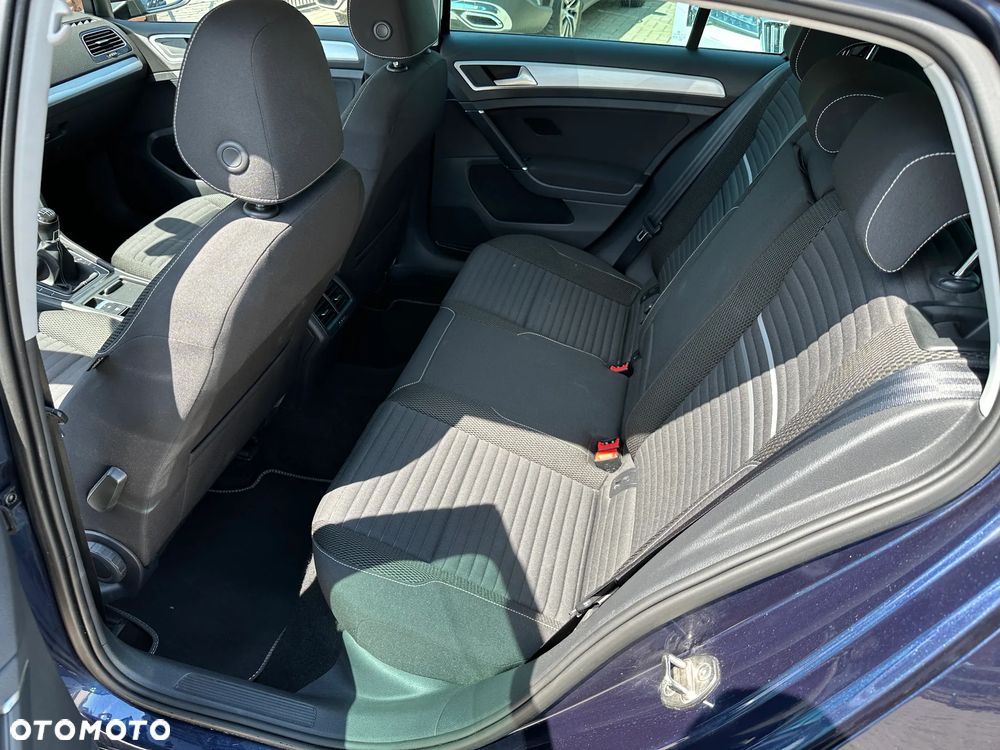Volkswagen Golf - 18
