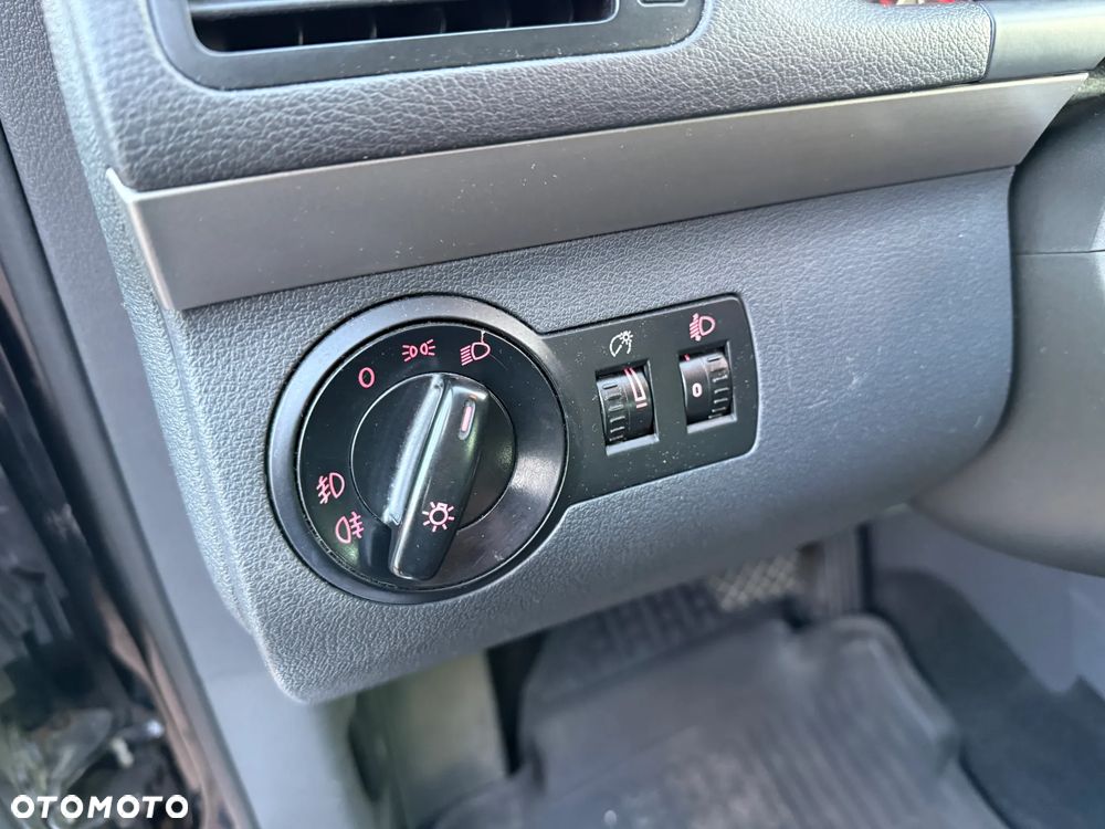Volkswagen Touran 2.0 TDI DSG United - 13