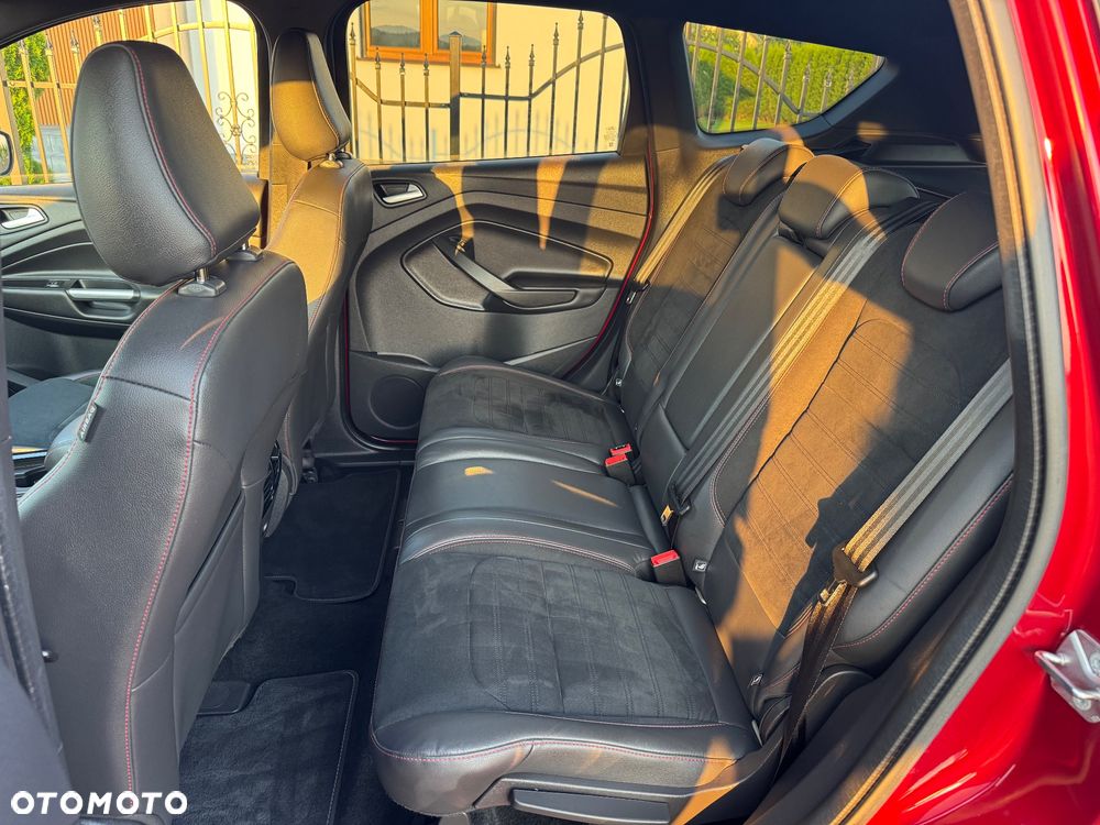 Ford Kuga 1.5 EcoBoost 2x4 ST-Line - 25