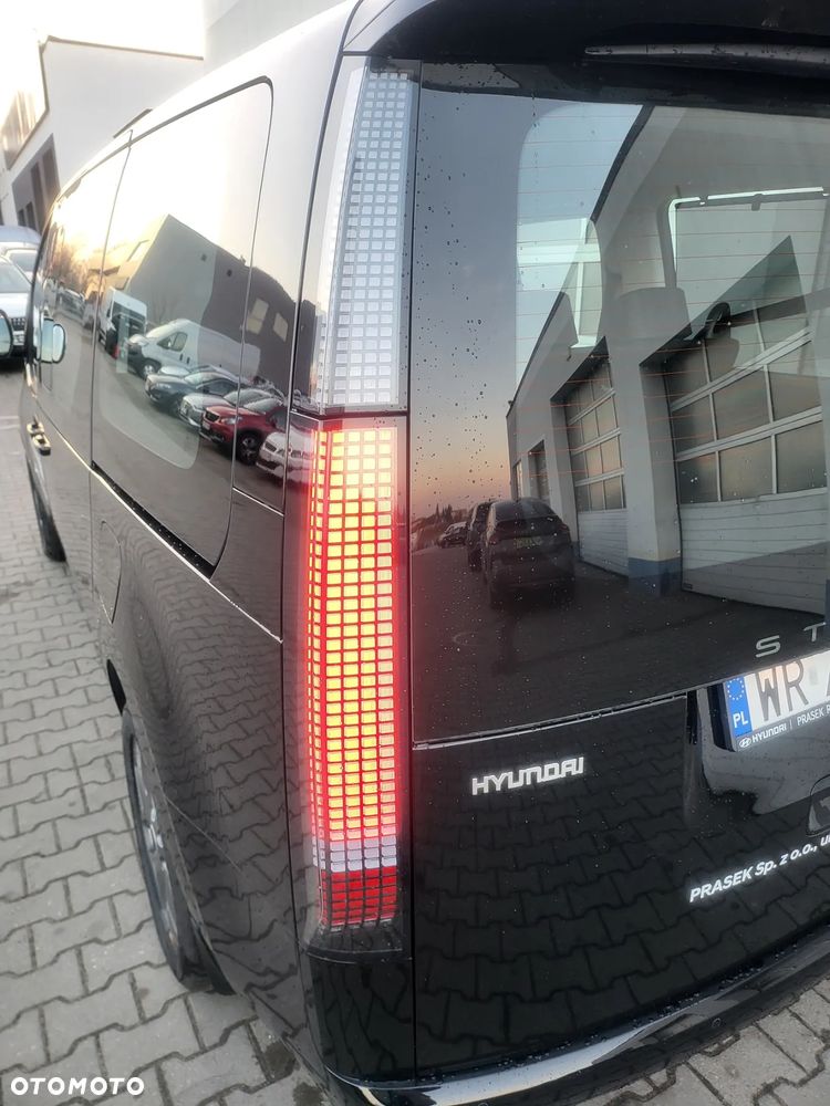 Hyundai Staria 1.6 T-GDI HEV Smart VIP - 10