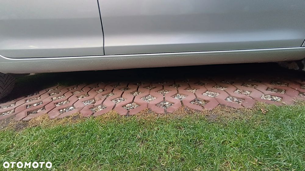 Volkswagen Jetta 1.9 TDI Trendline - 24