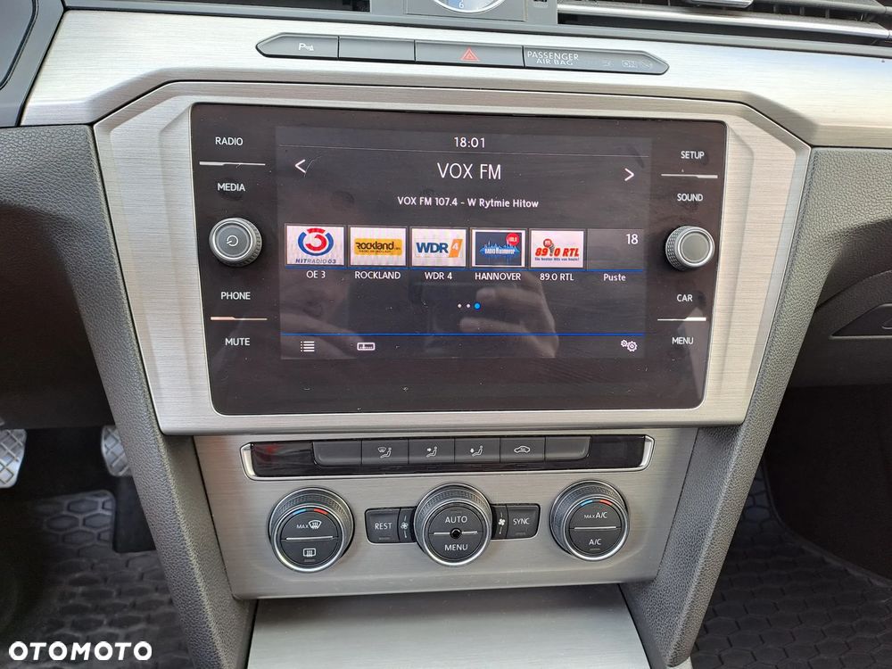 Volkswagen Passat - 14