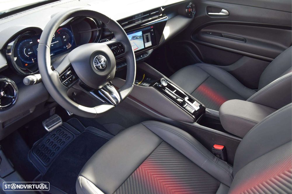 Alfa Romeo Junior 1.2 Sport Speciale eDCT6 - 35