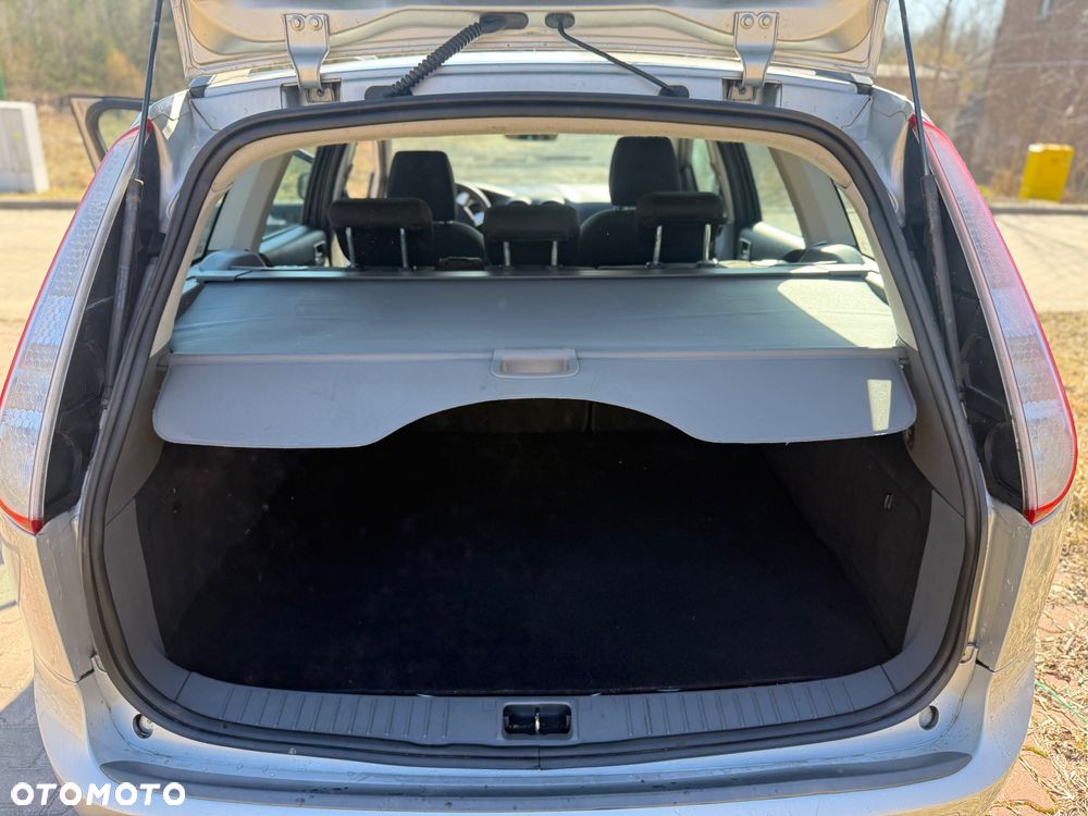 Ford Focus SW 1.6 TDCi DPF Silver Magic - 16