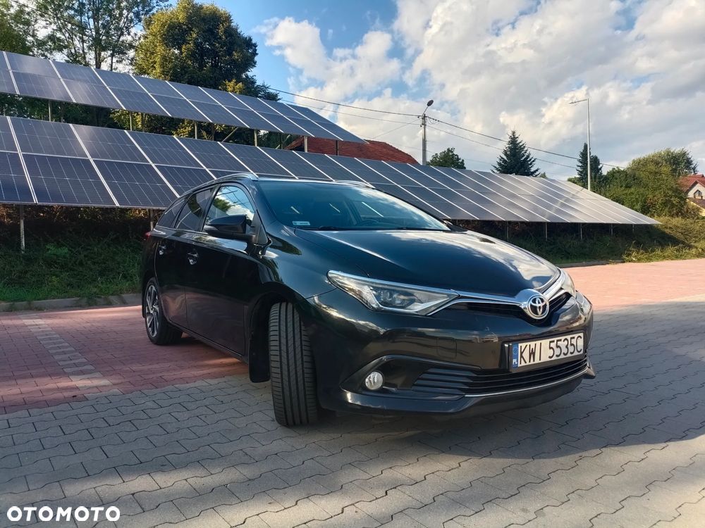 Toyota Auris 1.6 Premium Comfort - 1