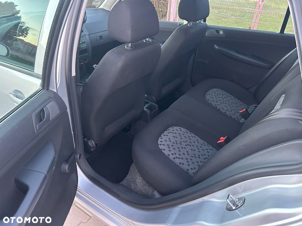 Skoda Fabia 1.4 16V Cool Edition - 13