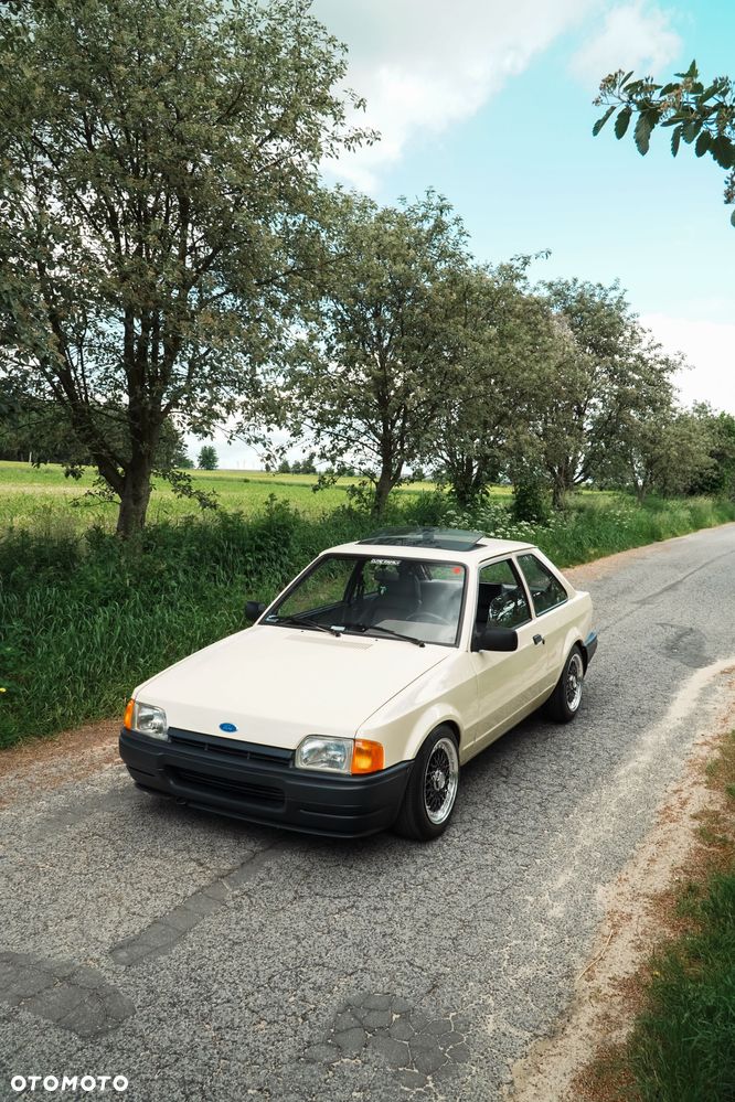 Ford Inny - 1