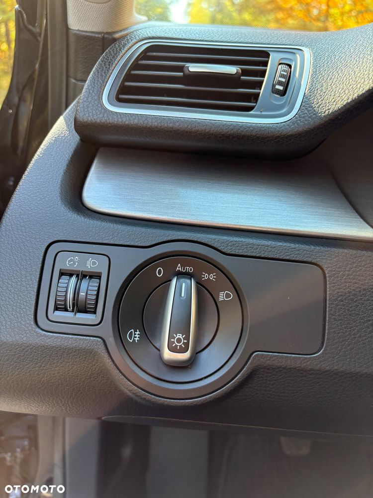 Volkswagen Passat - 10