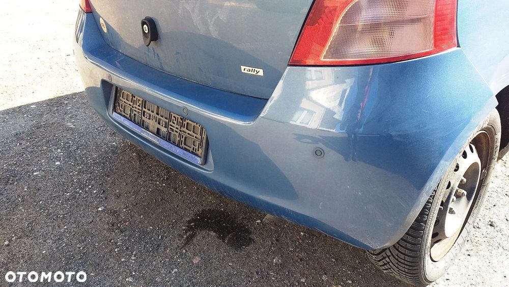 Zderzak tył Toyota Yaris II 5D 8T1 - 2