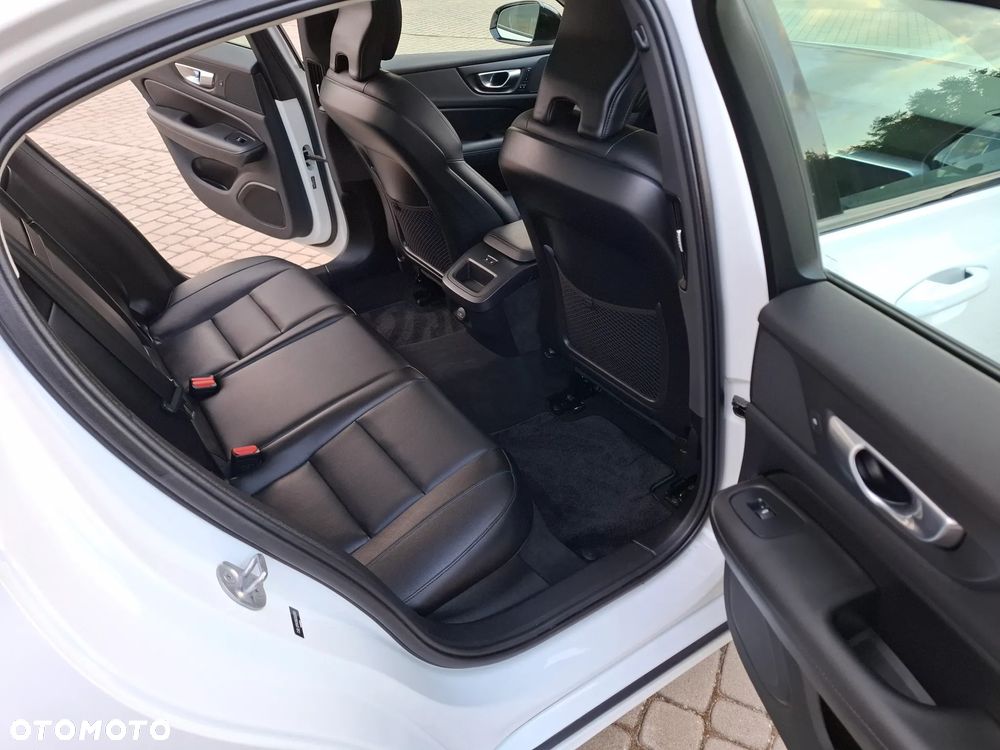 Volvo S60 B5 B AWD Ultimate Dark - 14