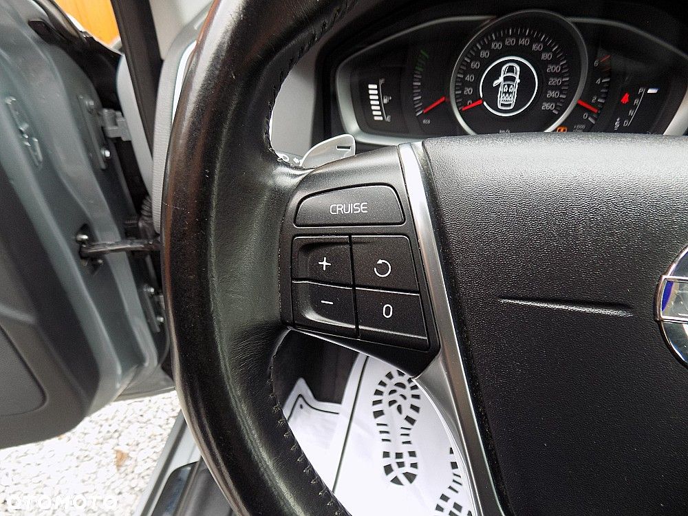 Volvo XC 60 D4 Geartronic Kinetic - 13