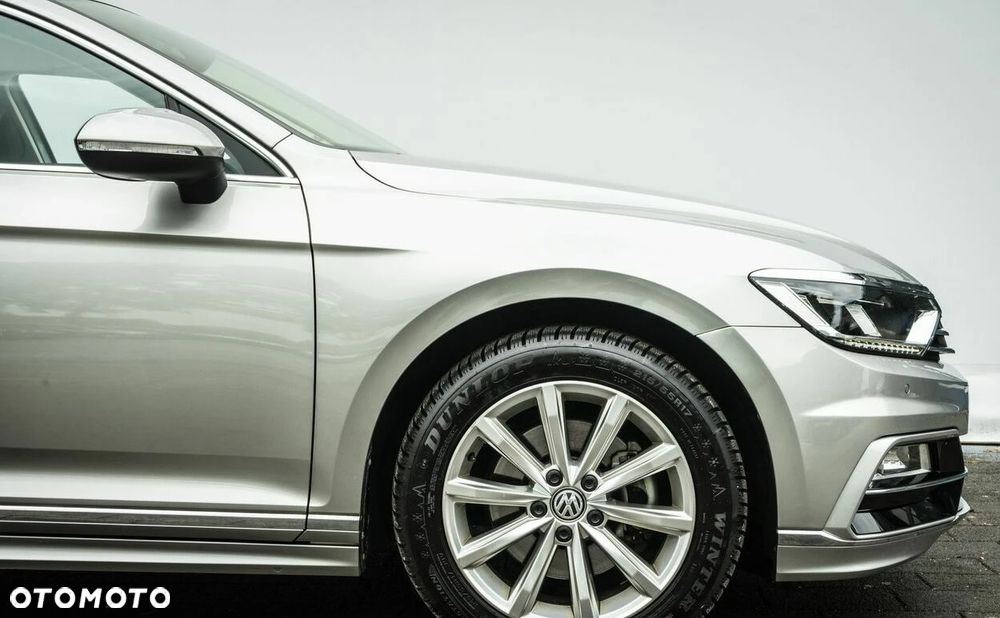 Volkswagen Passat 2.0 TDI (BlueMotion Technology) Highline - 28