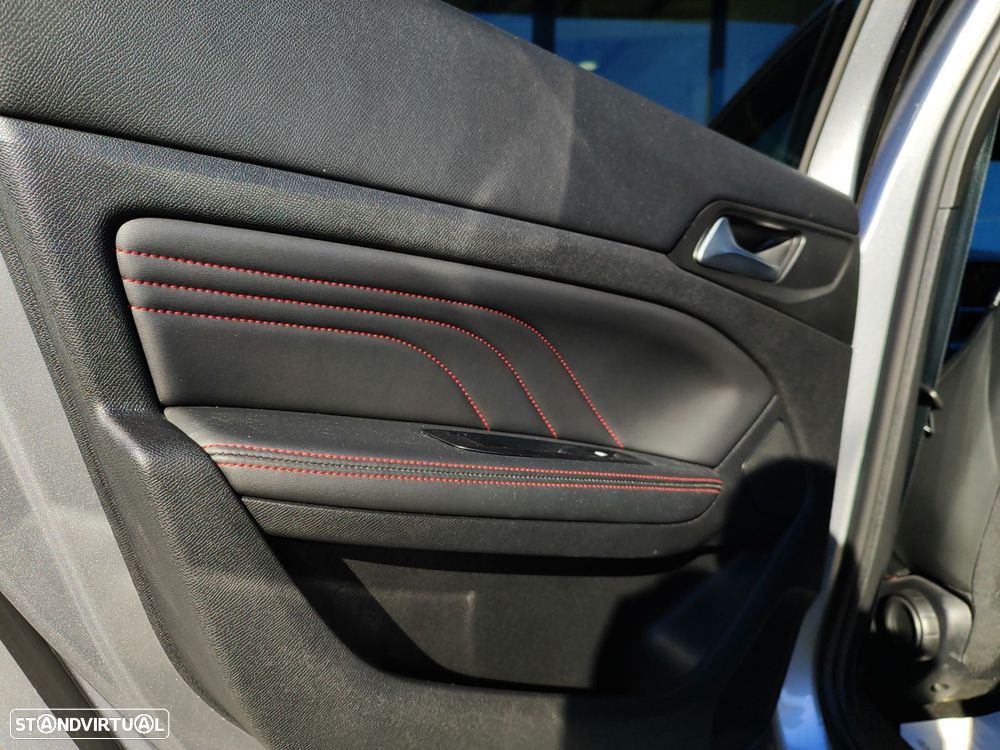 Peugeot 308 SW 1.5 BlueHDi GT EAT8 - 31