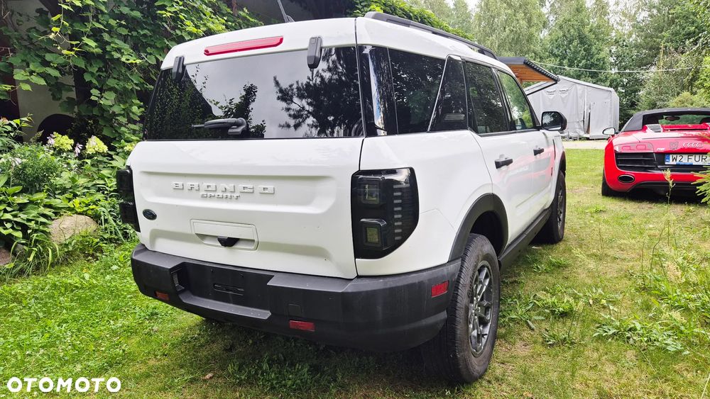 Ford Bronco - 4