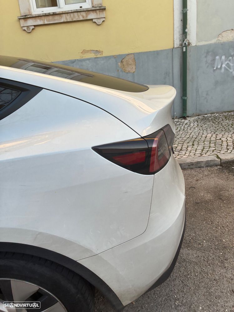 Tesla Model Y Standard RWD - 9