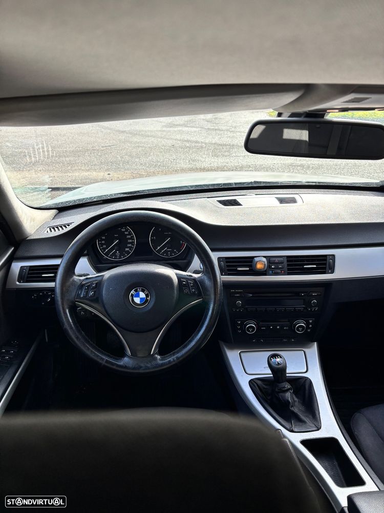 BMW 318 d Navigation Sport - 7