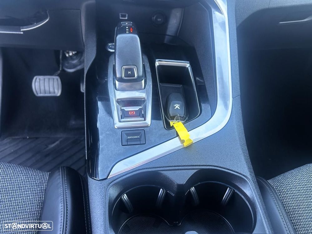 Peugeot 3008 1.5 BlueHDi Allure EAT8 - 22