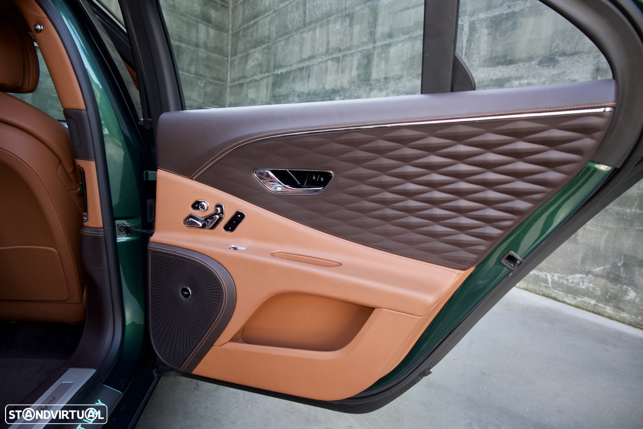 Bentley Flying Spur Hybrid - 30