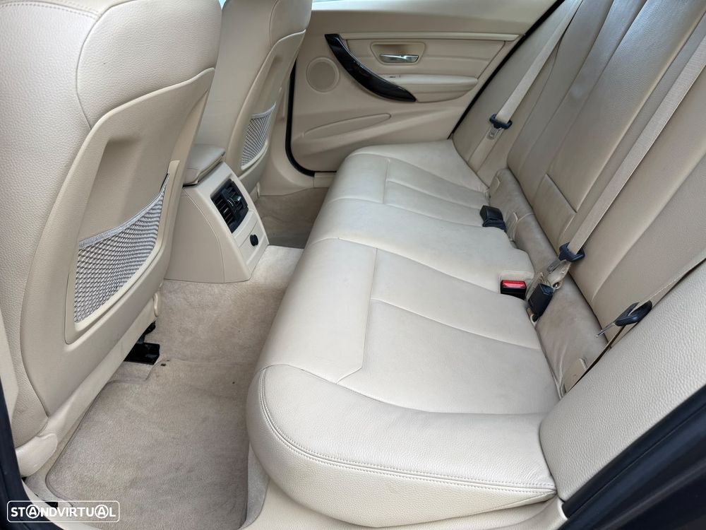 BMW 318 d Luxury Line - 8