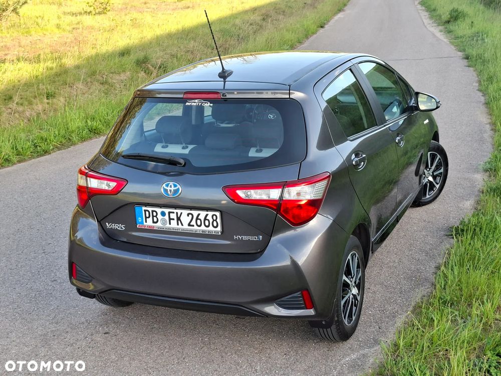 Toyota Yaris Hybrid 100 Active EU6 - 13