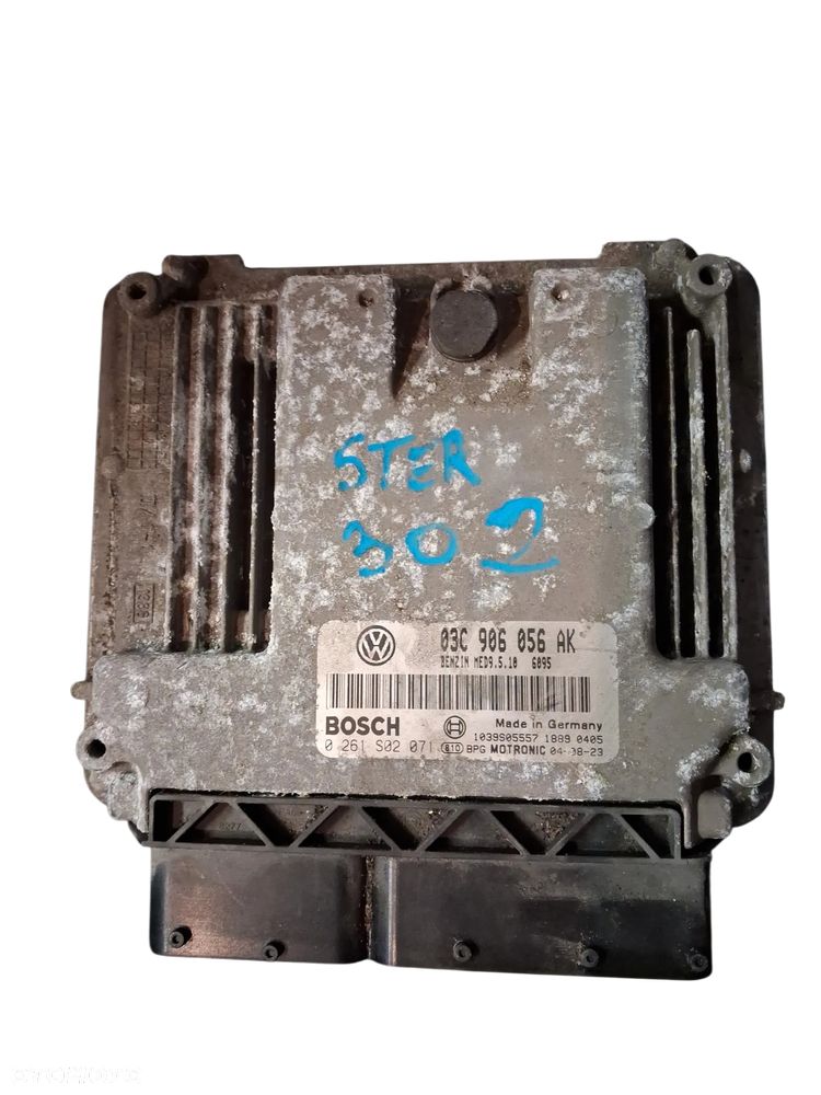 Sterownik KOMPUTER SILNIKA ECU VOLKSWAGEN GOLF V 03C906056AK - 1