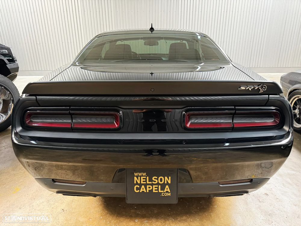 Dodge Challenger Auto SRT Hellcat - 8