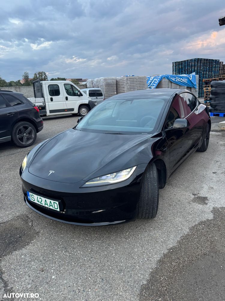 Tesla Model 3 Long Range - 7
