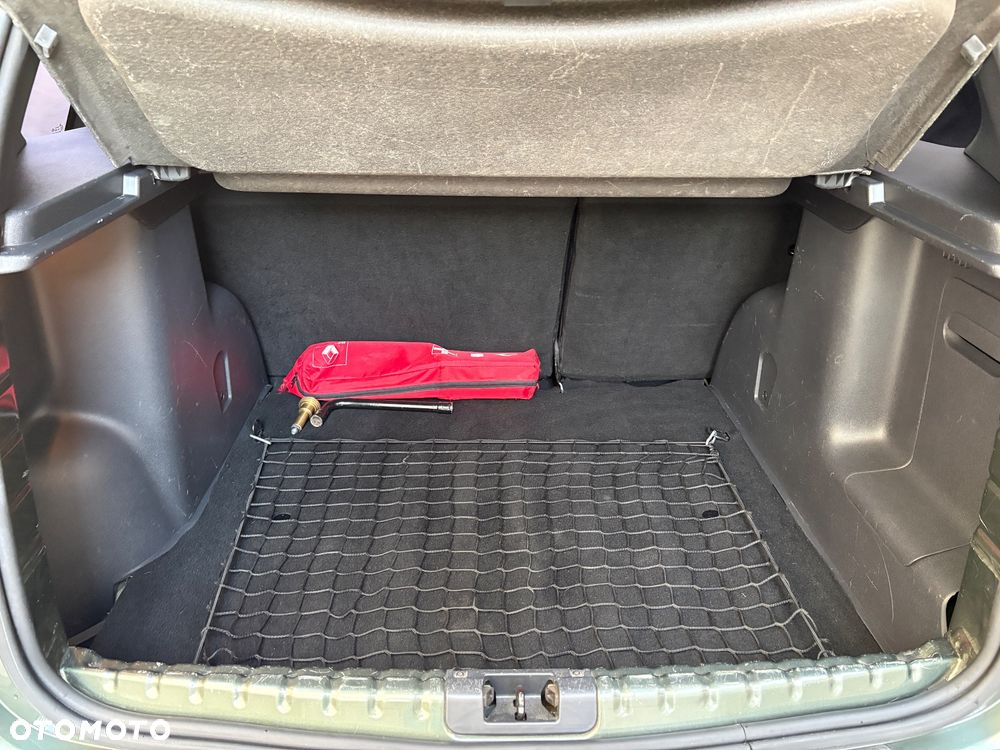 Dacia Duster 1.6 Laureate Euro5 - 6