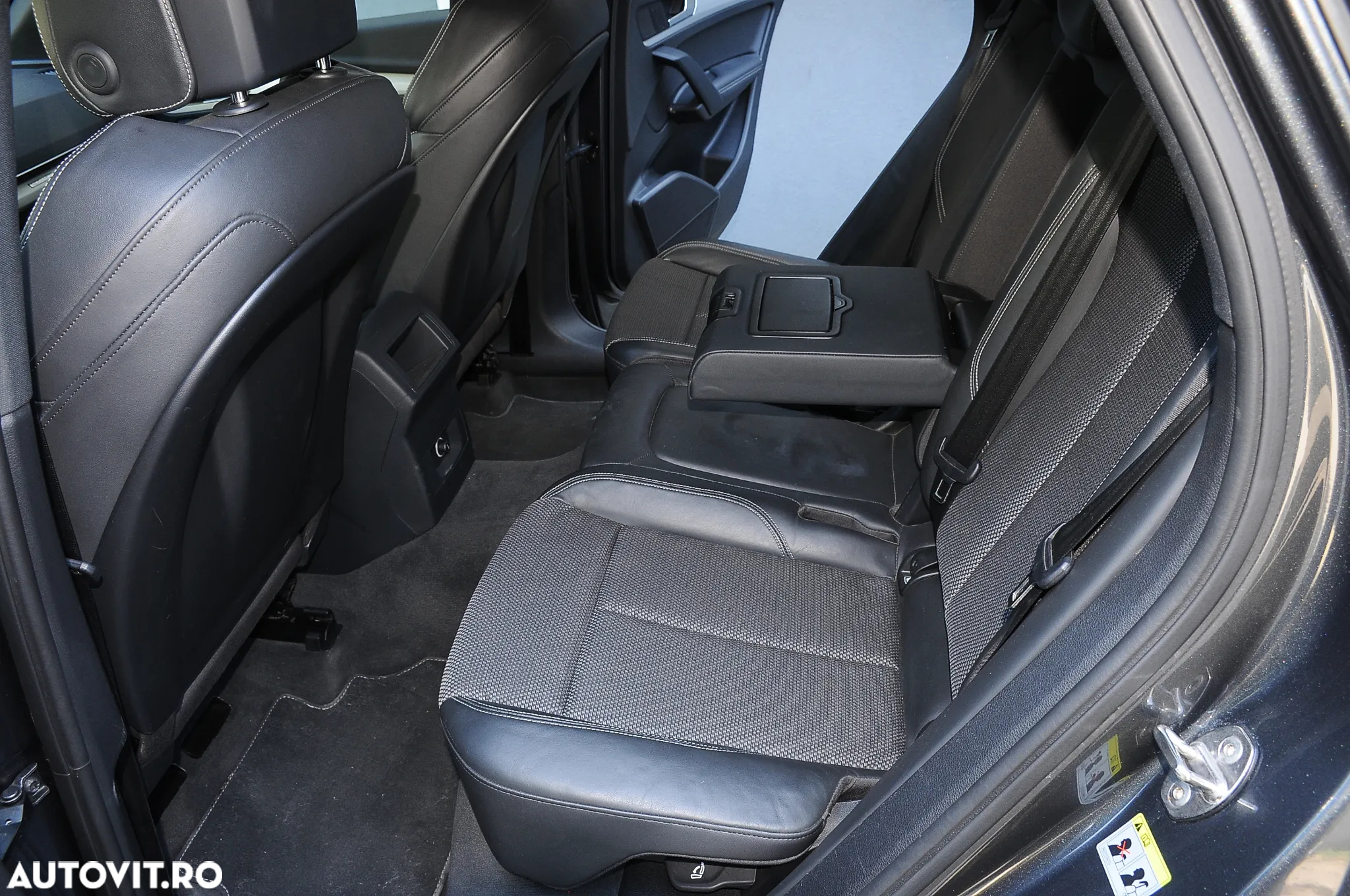 Audi Q5 2.0 40 TDI quattro S tronic Design - 22