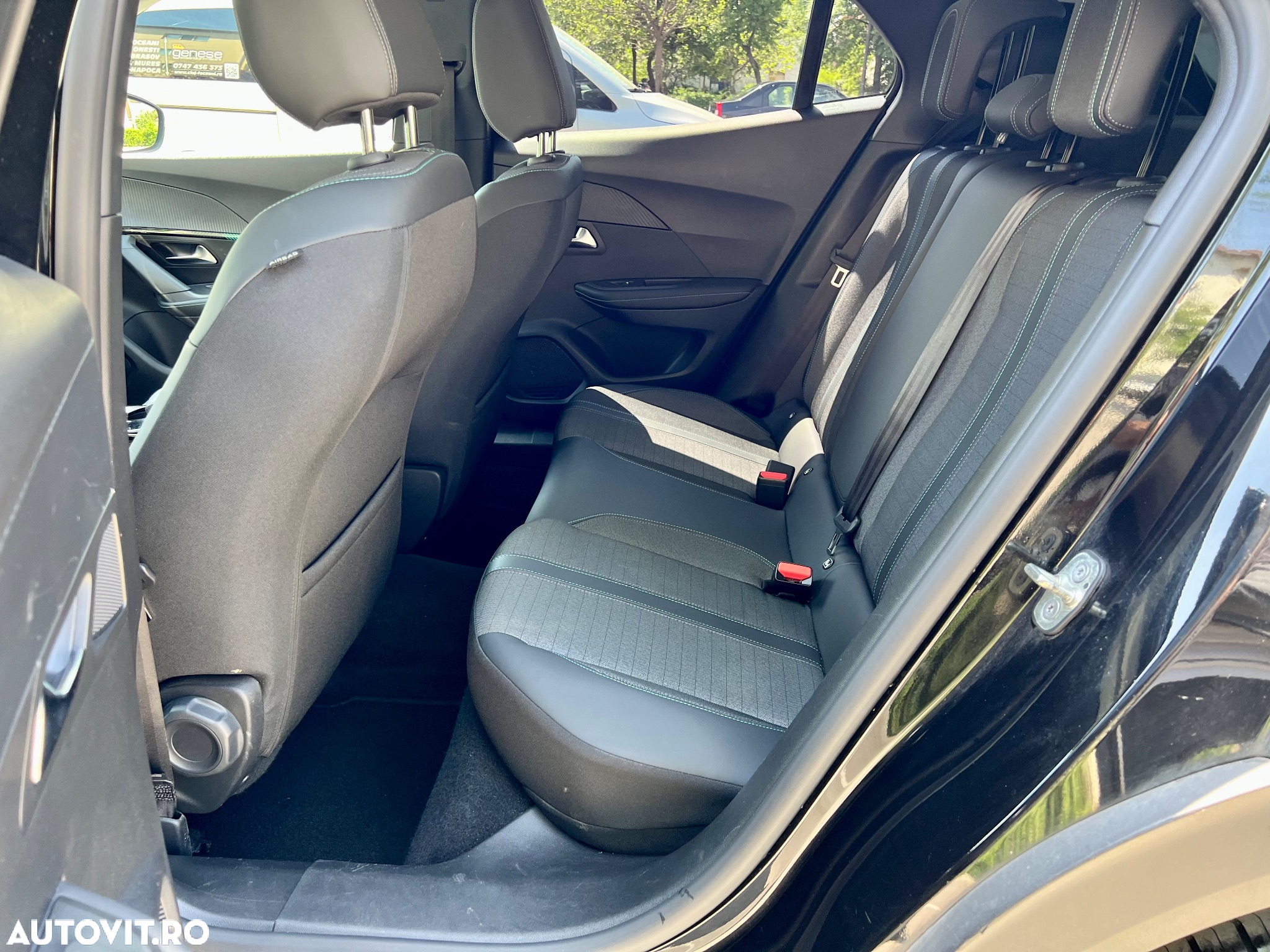 Peugeot 2008 1.5 BlueHDI 130 S&S EAT8 Allure - 8