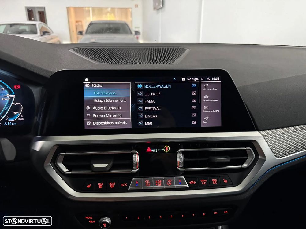 BMW 330 e Touring Pack M Auto - 22