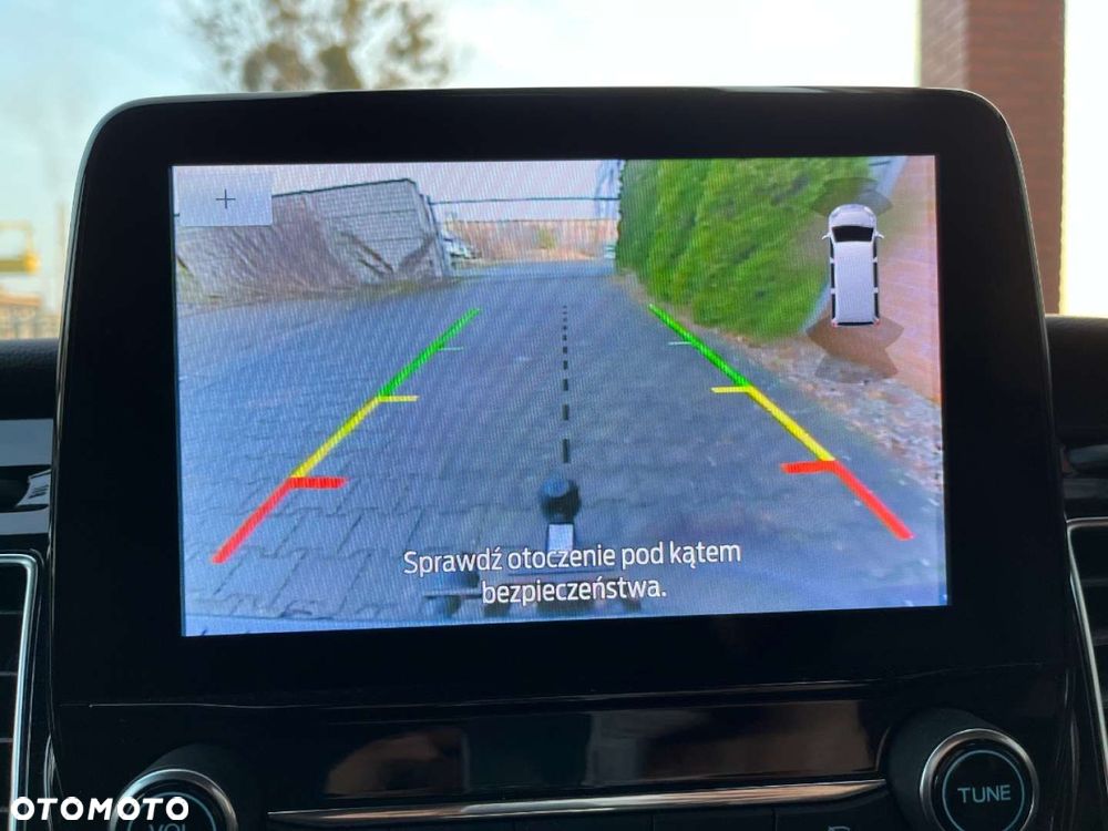 Ford Tourneo Custom - 23