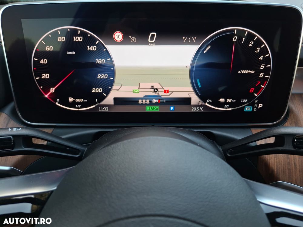 Mercedes-Benz C 300 e 4MATIC PHEV - 11