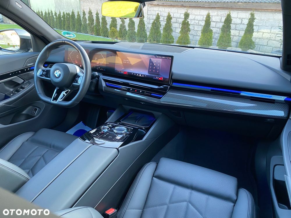 BMW Seria 5 520d xDrive - 22