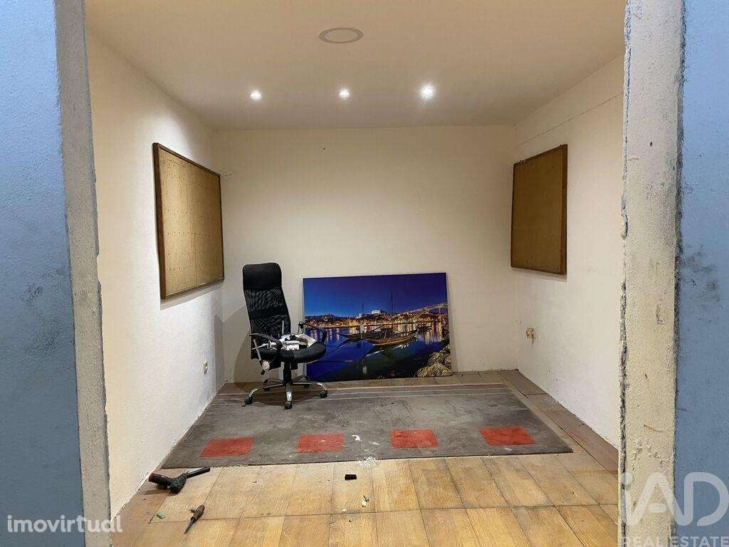 Armazém em Oliveira do Douro de 679,00 m2 - Grande imagem: 5/26