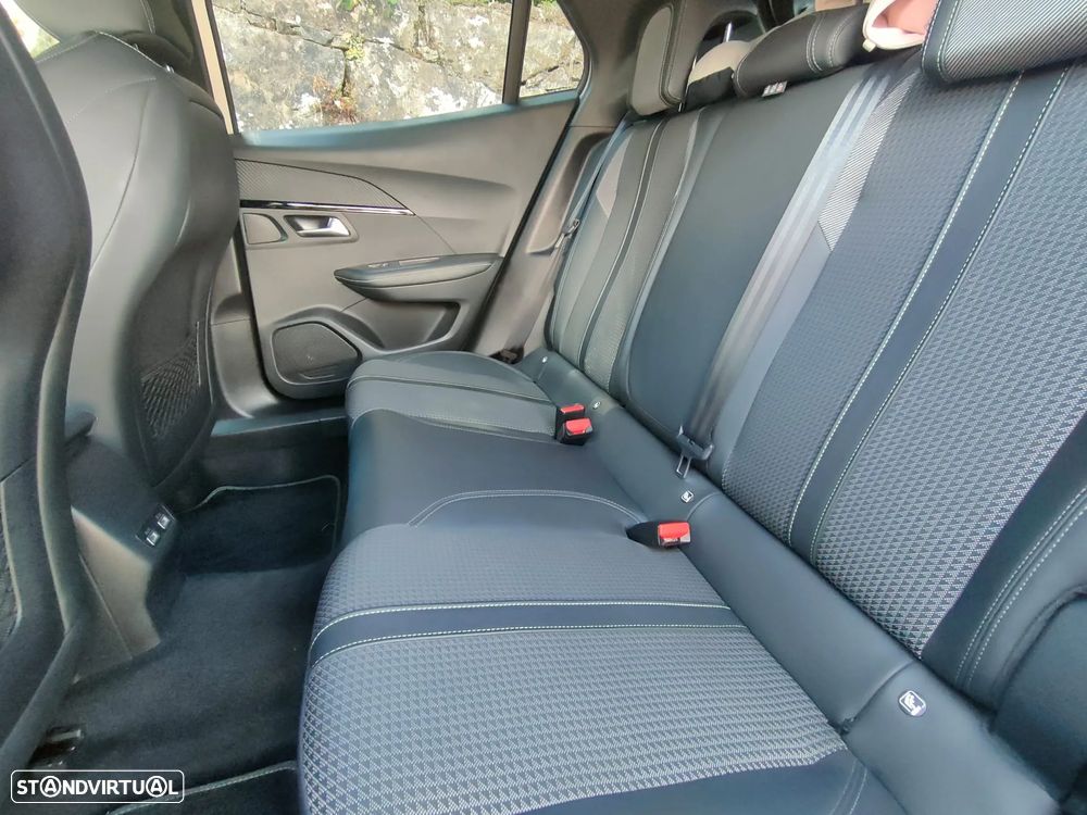 Peugeot 2008 1.2 PureTech GT - 14