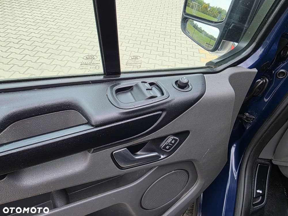 Ford Transit Custom - 19